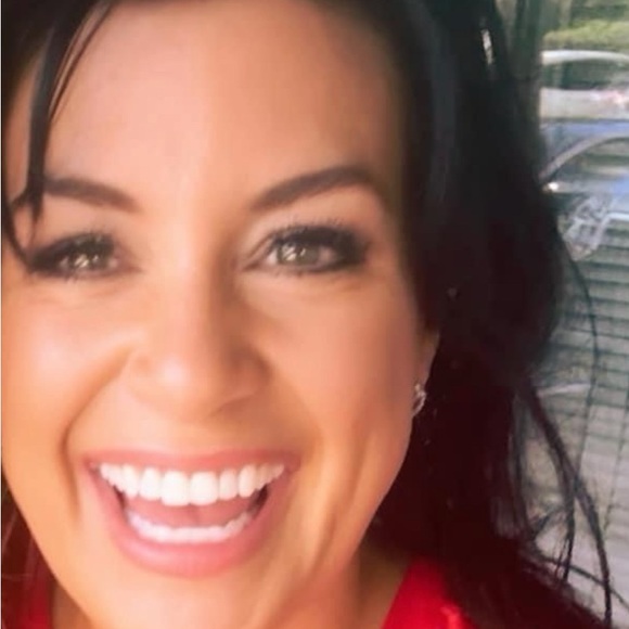 Meet your Posher, Heather - Picture 2 of 2